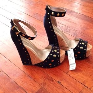 NWT Black Suede Bebe Wedges Size 8